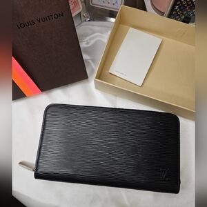 Louis Vuitton Silver and Black Wallet Epi Leather Zippy Style